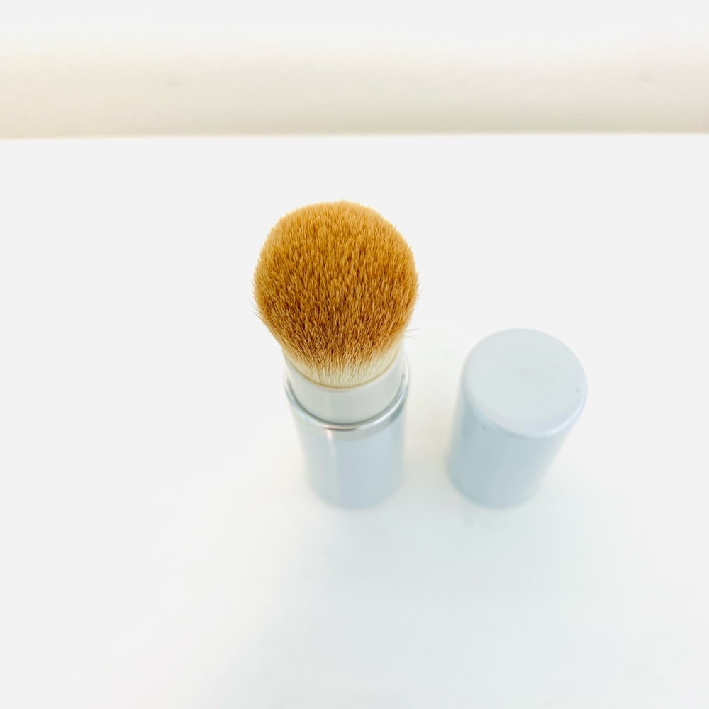La Mer Powder Brush - Picture 6 of 10